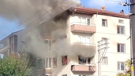 Apartman dairesinde yangın çıktı
