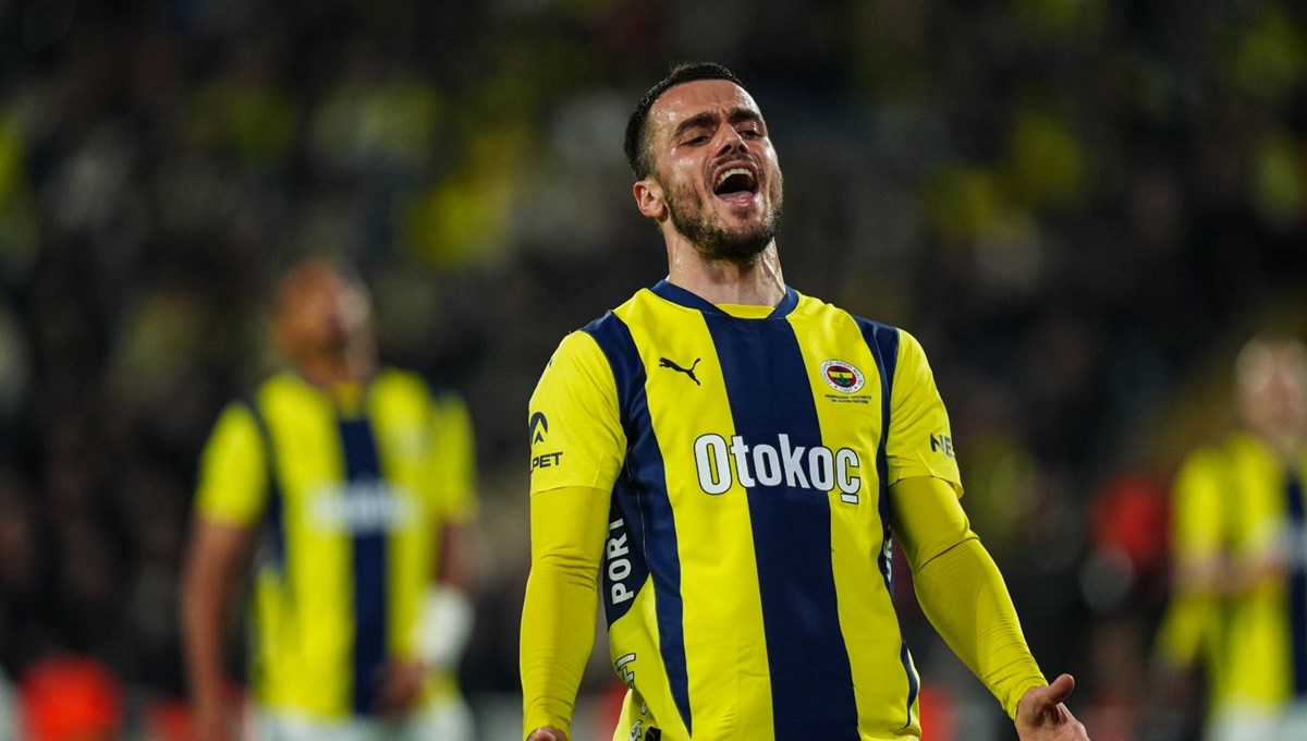 Fenerbahçe'den Kostic kararı: Opsiyonu kullanılacak mı?