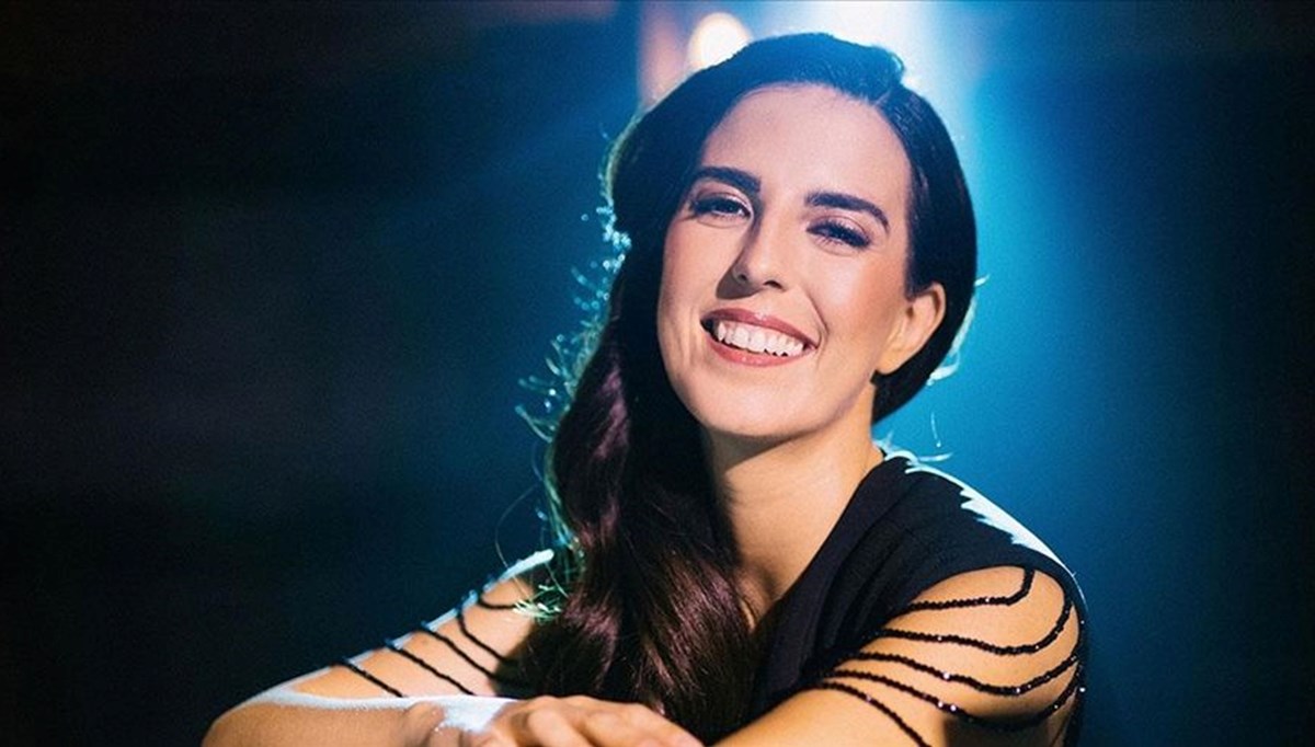 Piyanist Ayşe Deniz Gökçin'den Cumhuriyetin 100'üncü yılına özel beste Piyanist Ayşe Deniz Gökçin'den Cumhuriyetin 100'üncü yılına özel beste