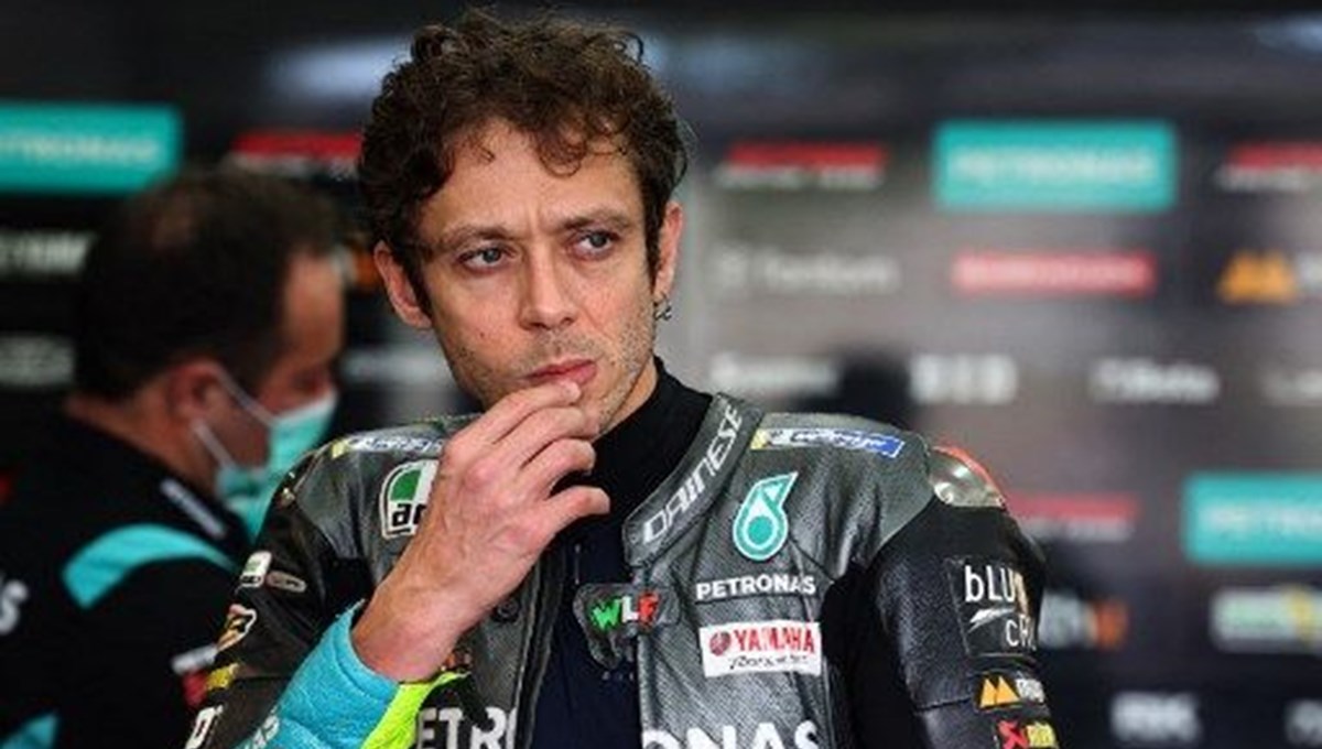 MotoGP efsanesi Valentino Rossi pistlere veda etti