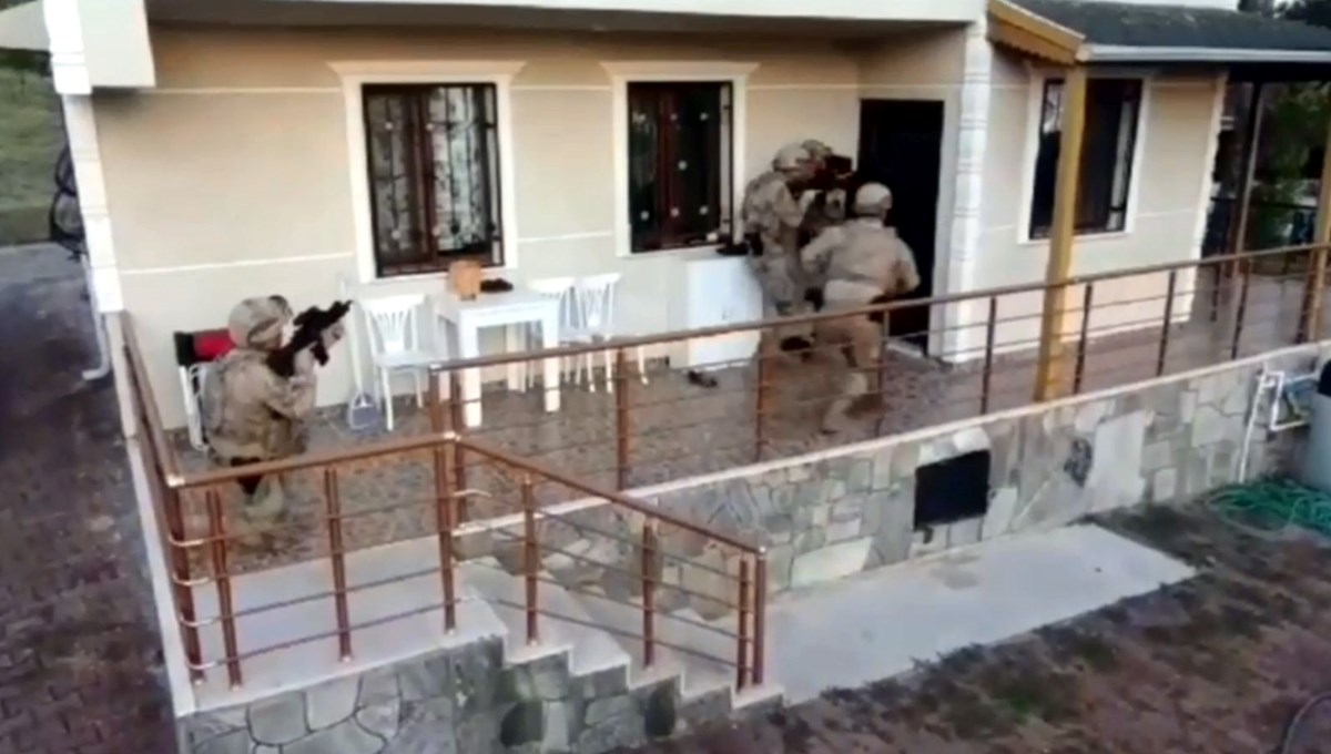 İçişleri Bakanı Yerlikaya: İnegöl Terkinler çetesi çökertildi, ele başı gözaltında İçişleri Bakanı Yerlikaya: İnegöl Terkinler çetesi çökertildi, ele başı gözaltında