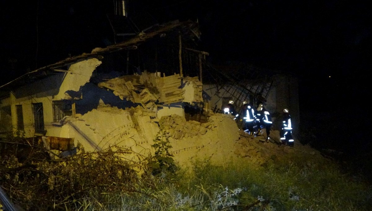 Malatya'da hasarlı evde göçük