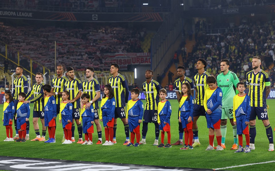 Canlı Anlatım: Fenerbahçe-Stuttgart maçı - 3