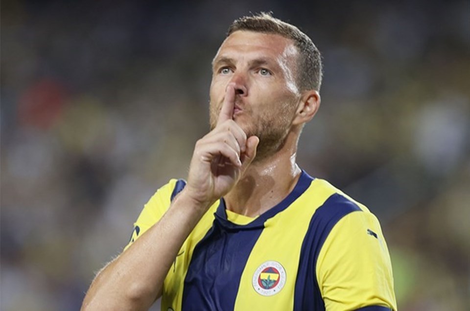 Edin Dzeko, Fenerbahçe'den ayrıldığını açıkladı - 1