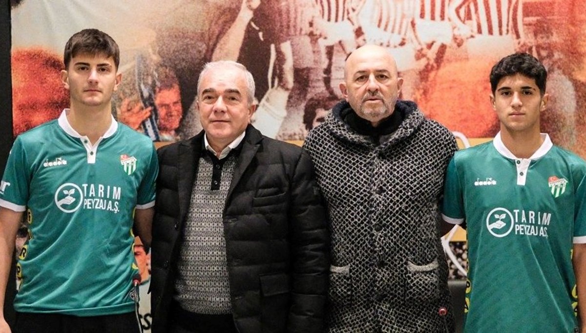 Bursaspor Kulübü, Ahmet Hakan Atış ve Ahmet Berke Ay’la profesyonel sözleşme imzaladı