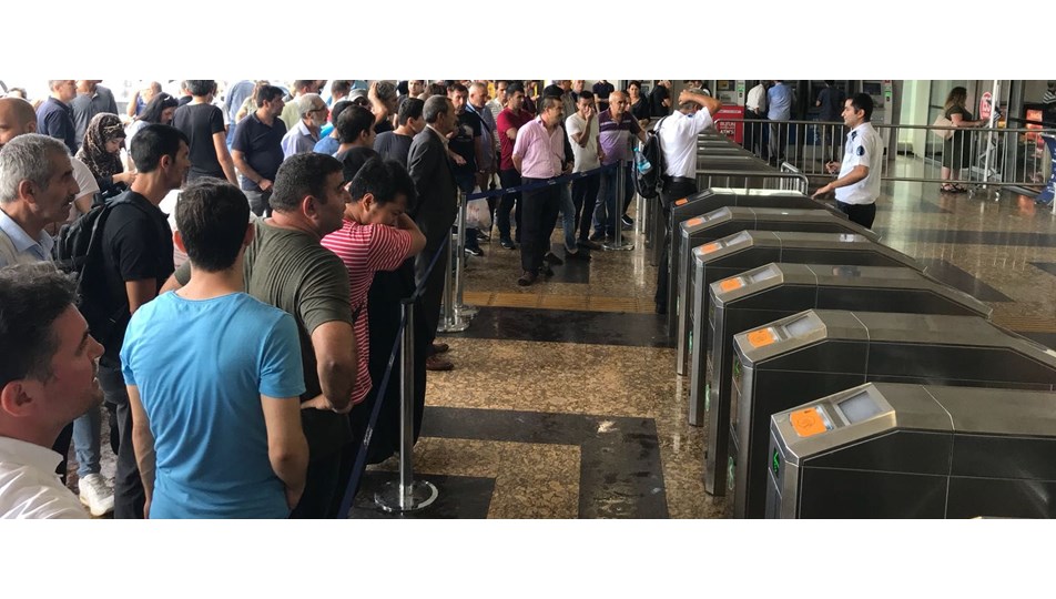 İstanbul'da yağış nedeniyle metro ve tramvay seferlerinde aksama