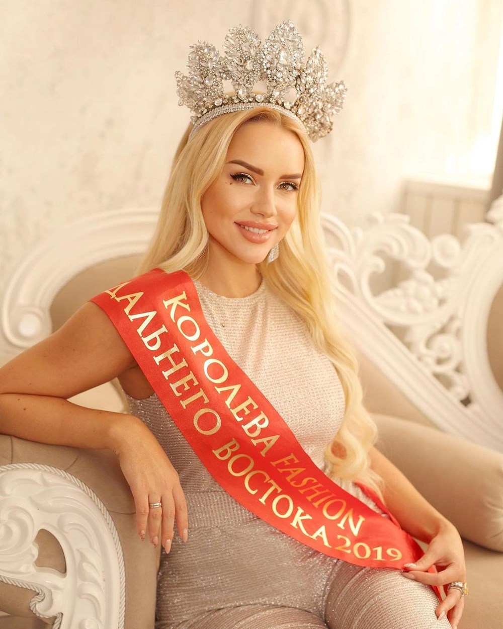 Rus güzellik kraliçesi gerçek fotoğraflarının ortaya çıkmasının ardından alay konusu oldu - 5