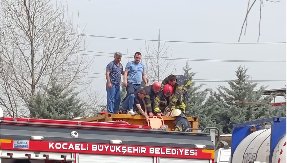 Tehlikeli madde taşıyan TIR tankının içine düştü! Ağır yaralı hastaneye kaldırıldı