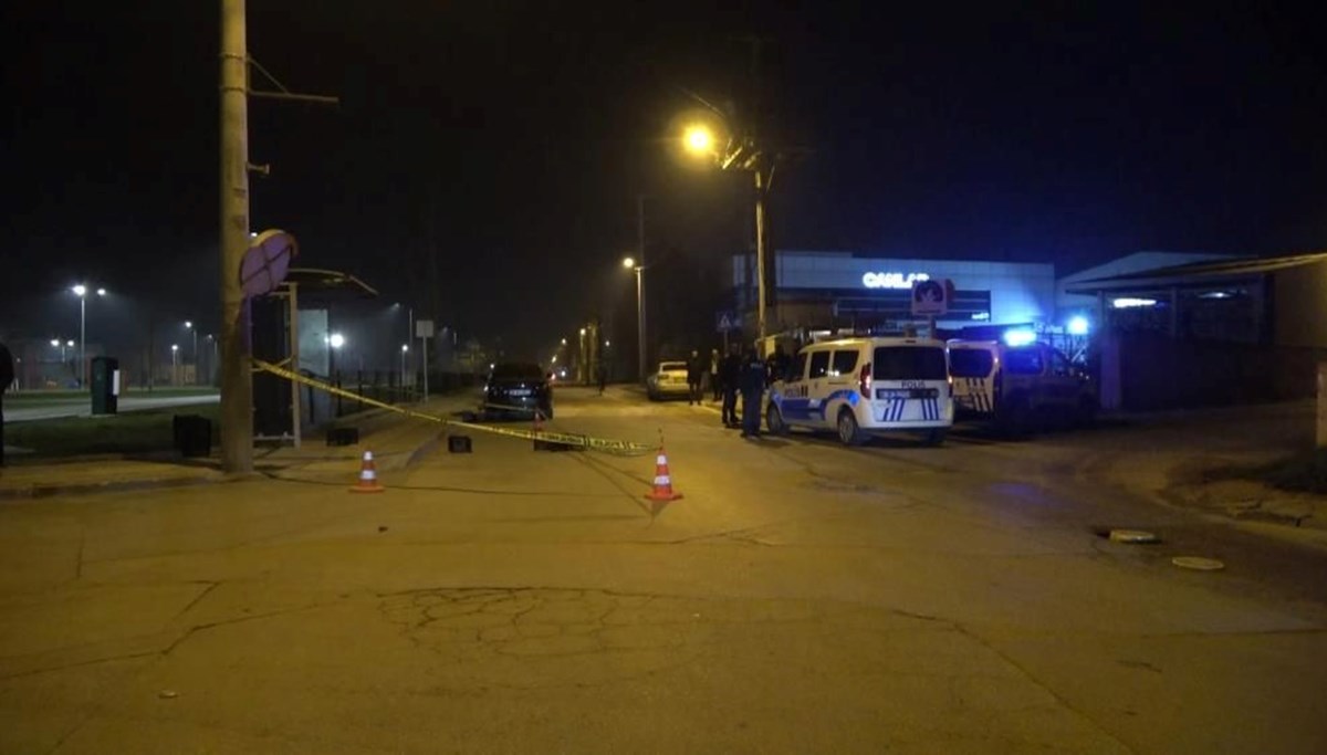 Bursa’da sokakta silahlı saldırı: 1 kişi öldü Bursa’da sokakta silahlı saldırı: 1 kişi öldü