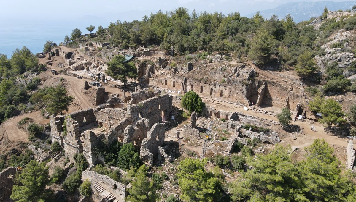 Syedra Antik Kenti'nin orijinal gezi güzergahı ortaya çıkarılıyor Syedra Antik Kenti'nin orijinal gezi güzergahı ortaya çıkarılıyor