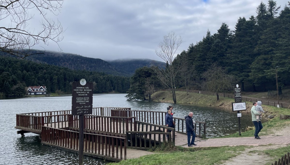 Gölcük Tabiat Parkı devrilen ağaçların kaldırılmasının ardından yeniden ziyarete açıldı Gölcük Tabiat Parkı devrilen ağaçların kaldırılmasının ardından yeniden ziyarete açıldı