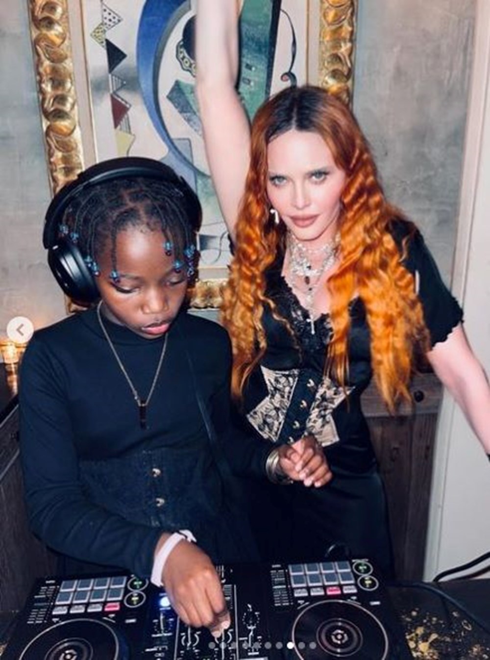Madonna'nın aile fotoğrafına hayranlarından eleştiri - 5
