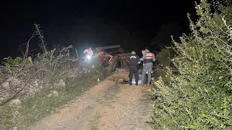 Karabük'te traktör devrildi: 2 ölü, 2 yaralı - 1