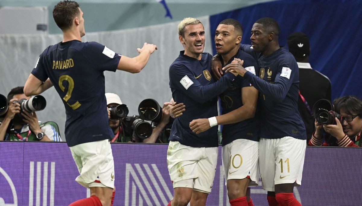 Dünya Kupası: Son şampiyon Fransa'dan farklı başlangıç