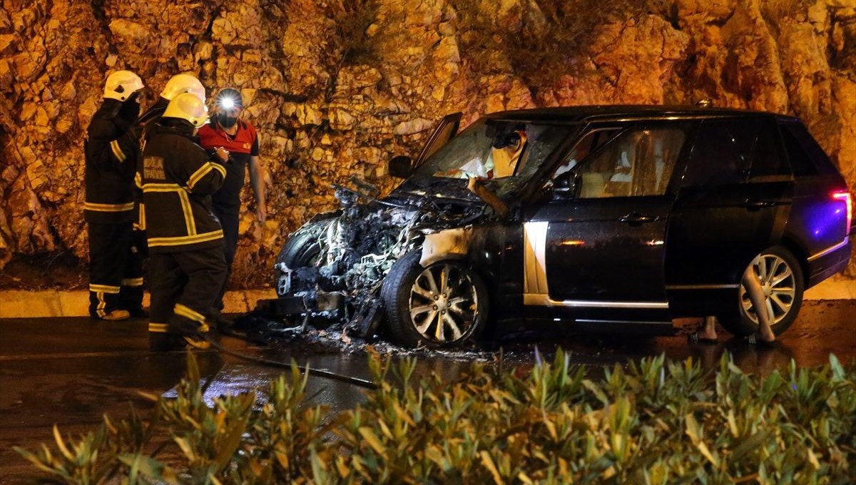 Bodrum'da eski vekilin kullandığı cipte yangın çıktı