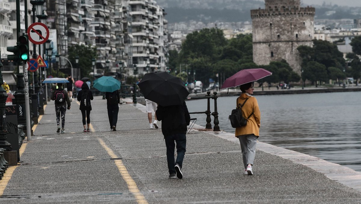 Yunanistan kötü hava koşullarının etkisine girdi