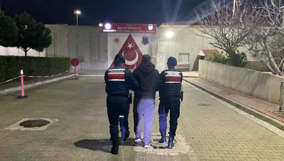 Balıkesir'de 17 yıldır aranan şüpheli yakalandı Balıkesir'de 17 yıldır aranan şüpheli yakalandı
