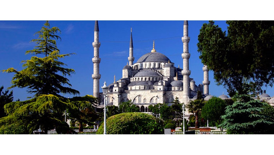 Sultanahmet Meydanı’nda yeşil alan kalmadı