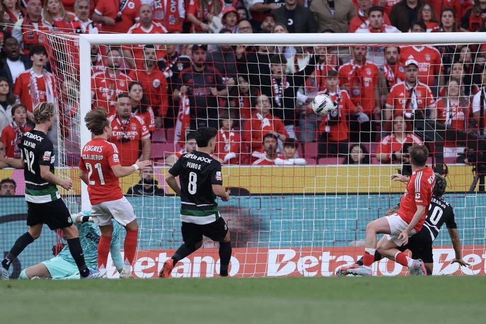 Kerem Aktürkoğlu'nun derbi performansı Portekiz'i büyüledi: