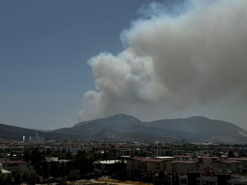 İzmir, Manisa, Balıkesir ve Kahramanmaraş’ta
orman yangını: İzmir yolu trafiğe kapatıldı - 3
