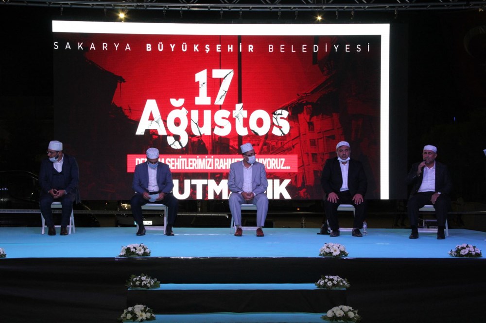 17 Ağustos depreminin 21. yılı: Hayatını kaybedenler törenle anıldı - 27