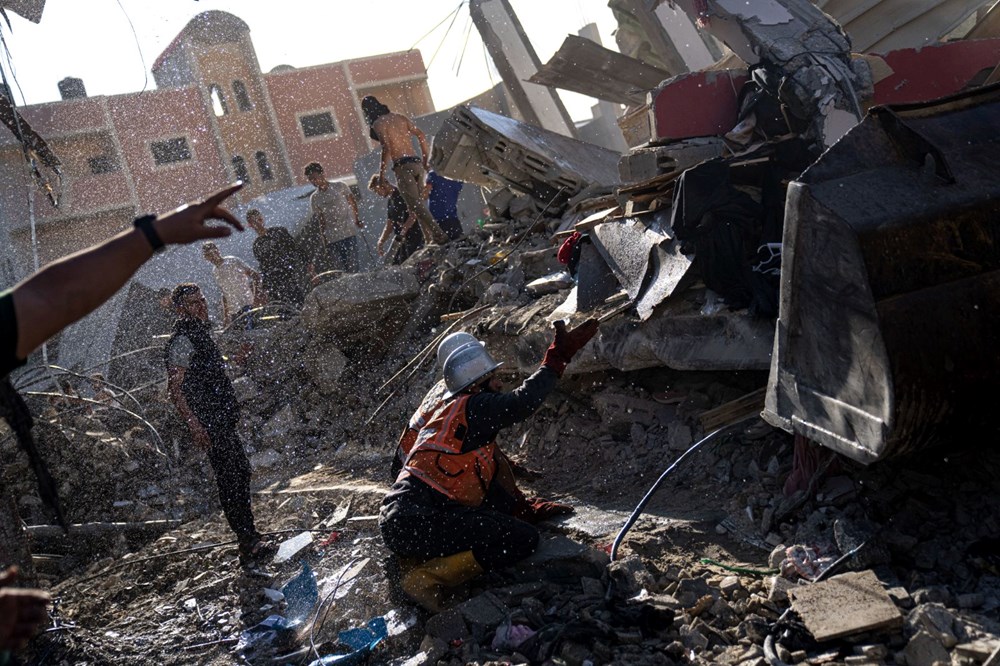 İsrail, Gazze'de hastaneyi hedef aldı: En az 500 kişi hayatını kaybetti - 17
