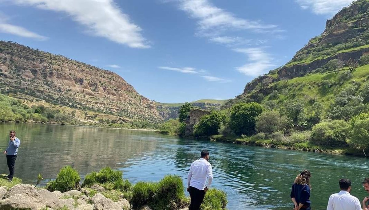 Yüzmek için girdiği Dicle Nehri'nde kayboldu Yüzmek için girdiği Dicle Nehri'nde kayboldu