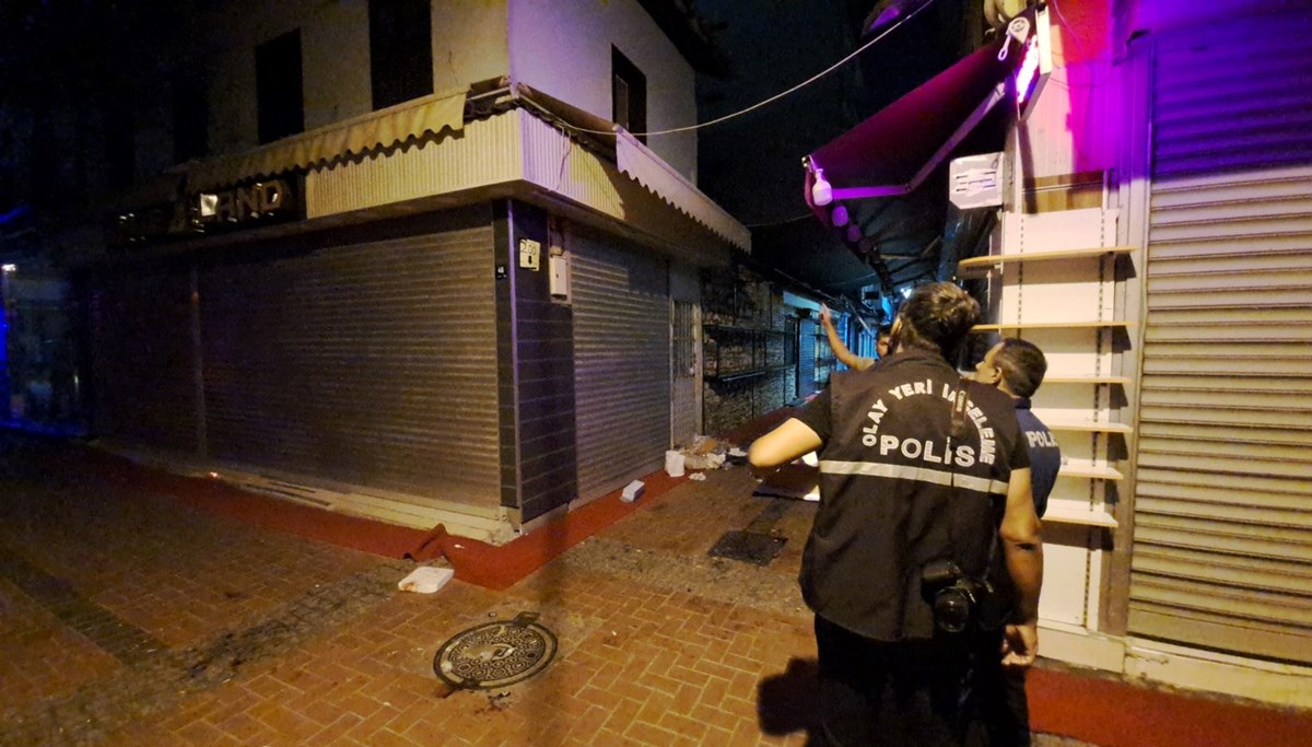 Aydın'da silahlı ve bıçaklı kavga: 2 kişi yaralandı Aydın'da silahlı ve bıçaklı kavga: 2 kişi yaralandı