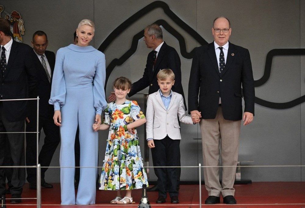 Monaco Prensi Albert'ten evlilik dışı iki çocuğuyla birlikte ilk fotoğraf - 4
