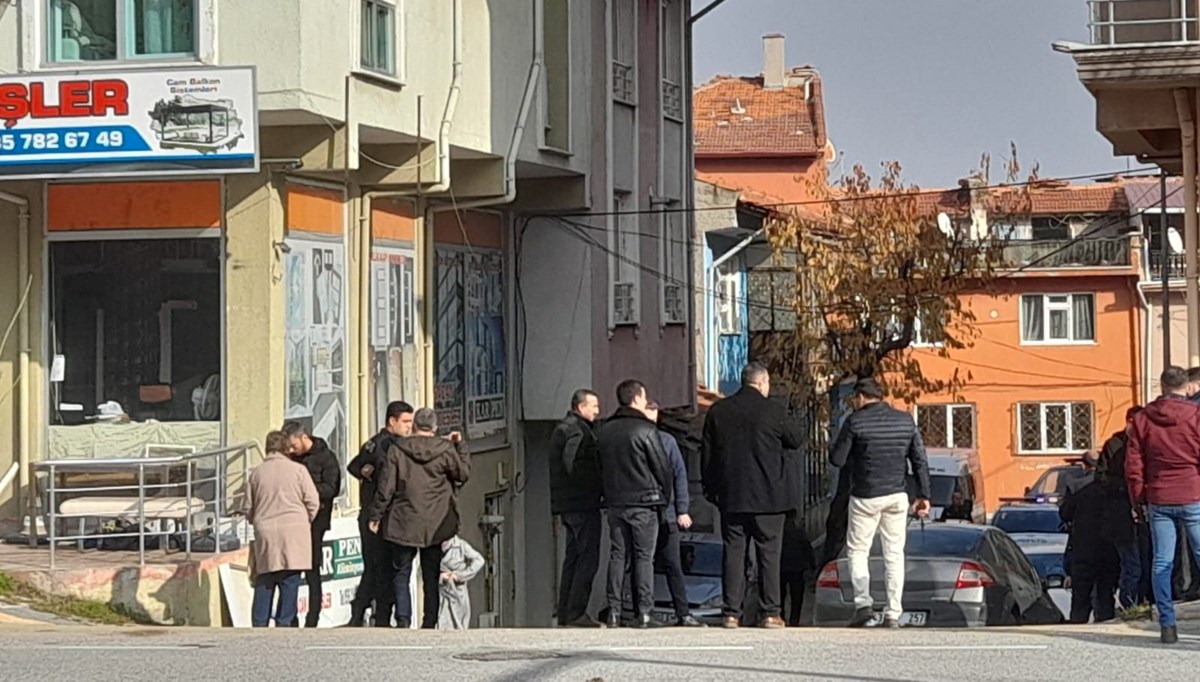 Emekli kadın polis, sağlık çalışanlarını rehin aldı