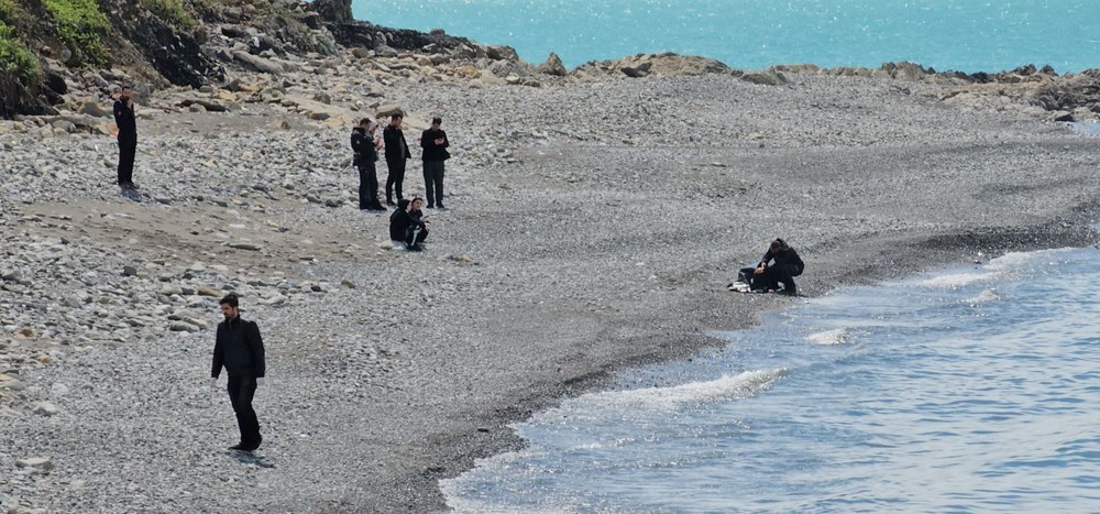 Sahile vuran ceset, çantadan çıkan seçmen kağıdından teşhis edildi - 6