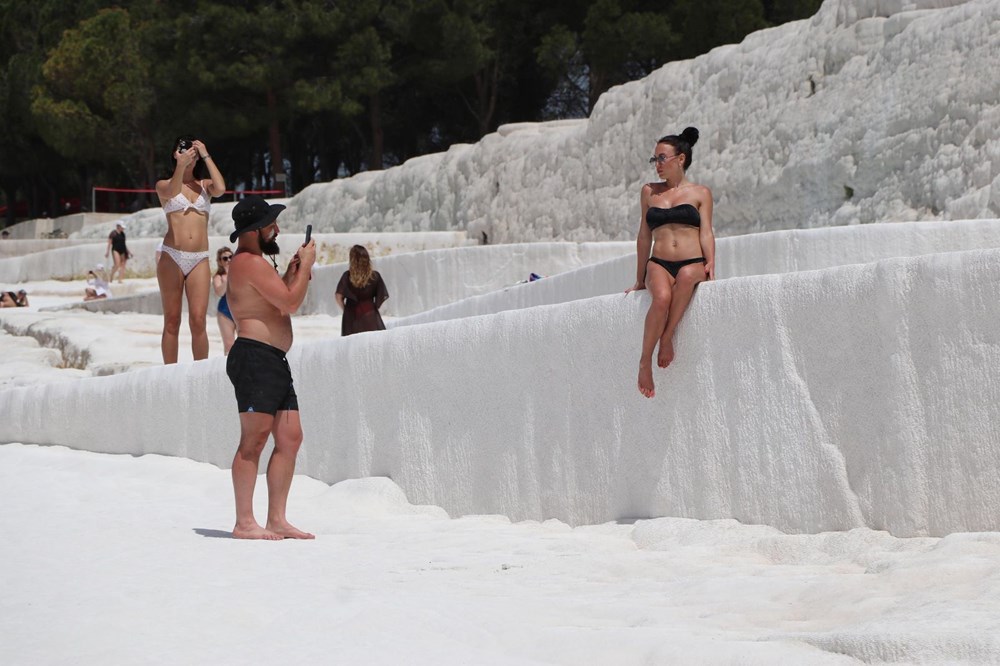 'Beyaz cennet' Pamukkale turistlere kaldı - 9