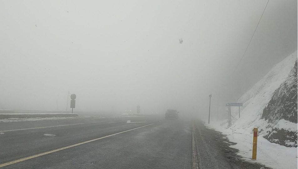 Bolu Dağı'nda ulaşıma kar ve sis engeli
