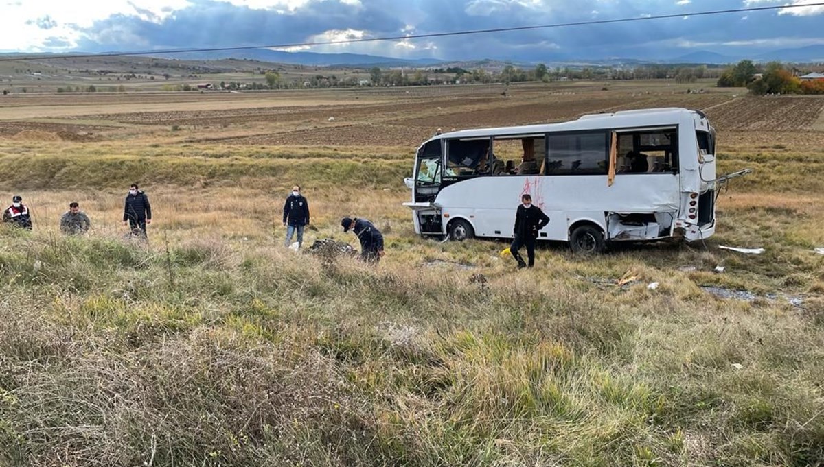Kastamonu'da polis servisi devrildi: 12 yaralı