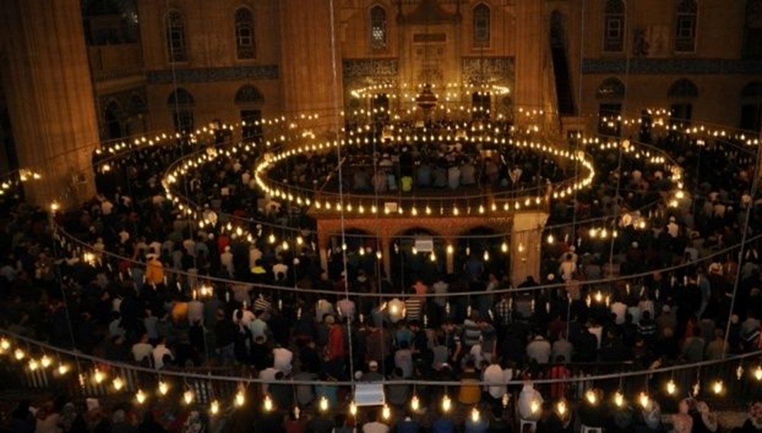 Kadir Gecesi teravih namazı saat kaçta kılınacak? 26 Mart 2025 il il teravih saatleri