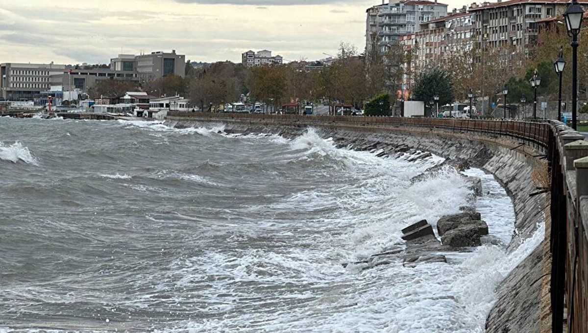 Tekirdağ'da deniz ulaşımına lodos engeli