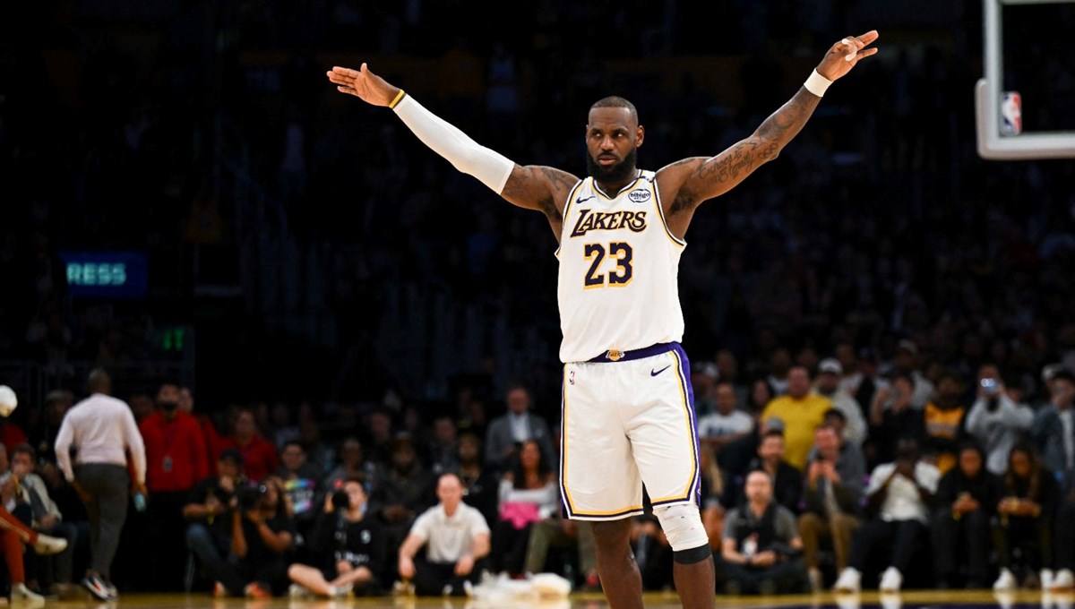 LeBron James'ten triple-double! Lakers 3'te 3 yaptı