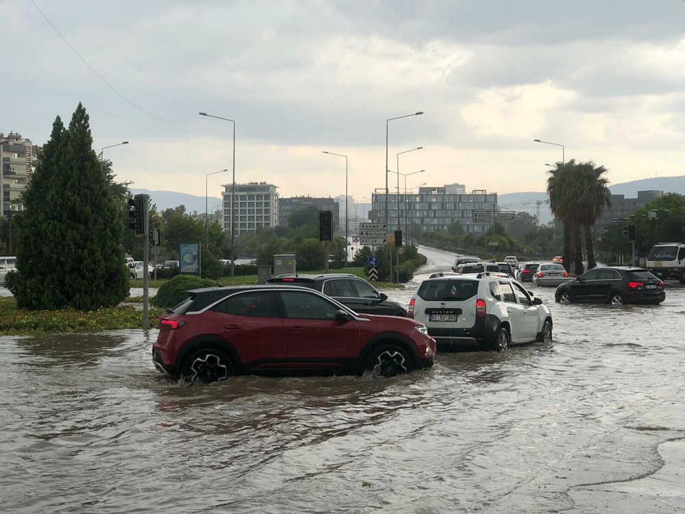 İzmir, Bursa ve Çanakkale'de sağanak etkili oldu - 10