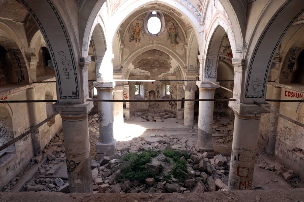 Definecilerin tahrip ettiği tarihi kilise, restore edilecek - 8