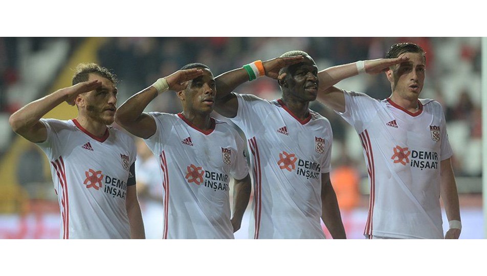 Demir Grup Sivasspor, Antalya'da şov yaptı