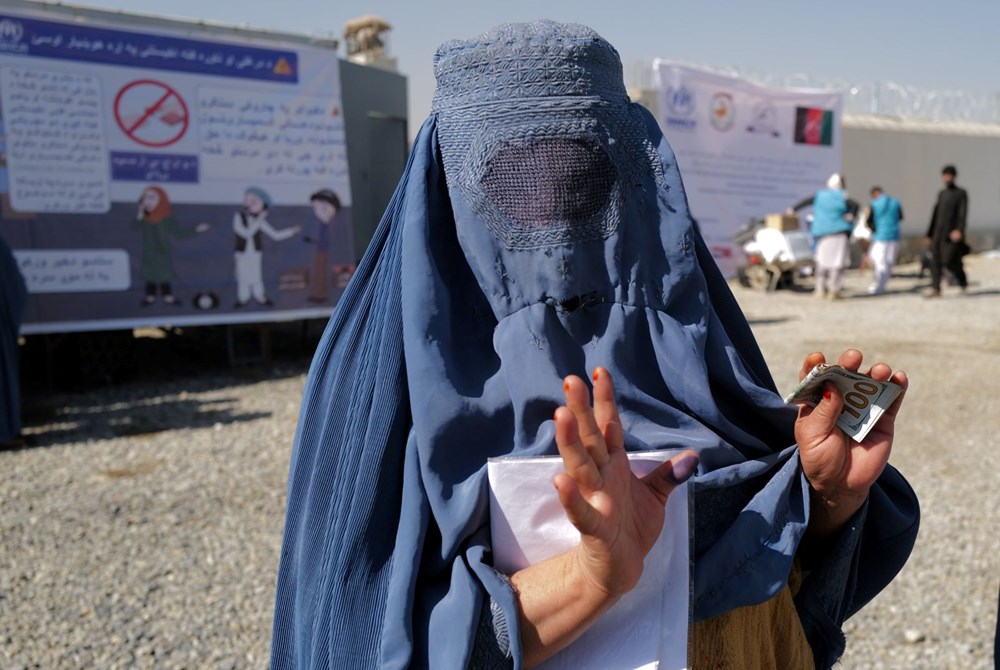 Afganistan'da yeni televizyonculuk kuralları: Kadınların dizilerde oynaması yasakladı - 5