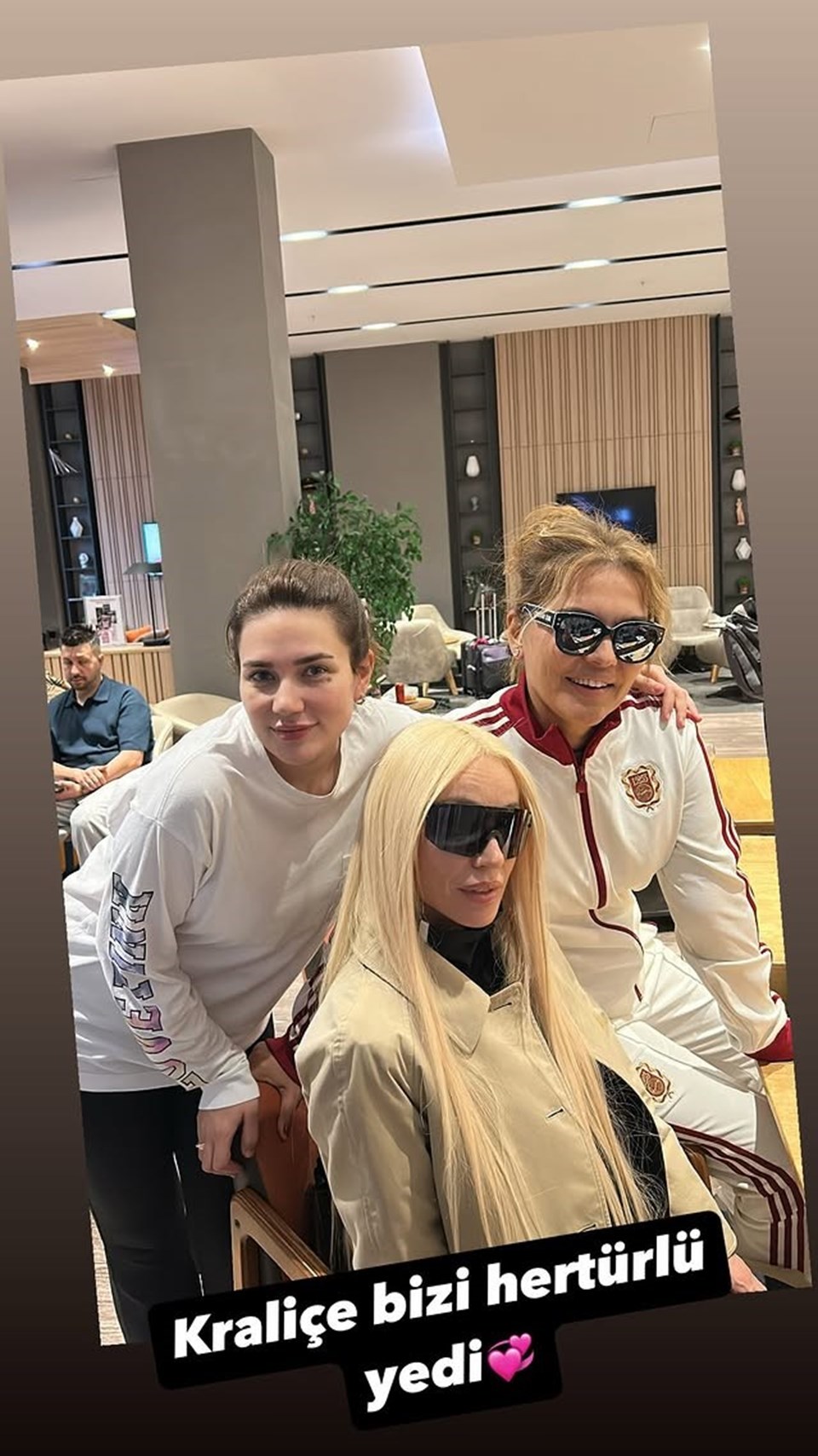 Demet Akalın'dan Gülşen paylaşımı - 1