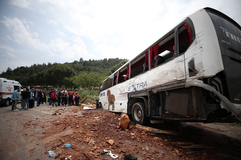 Çanakkale'de zincirleme trafik kazası: 8 ölü - 3