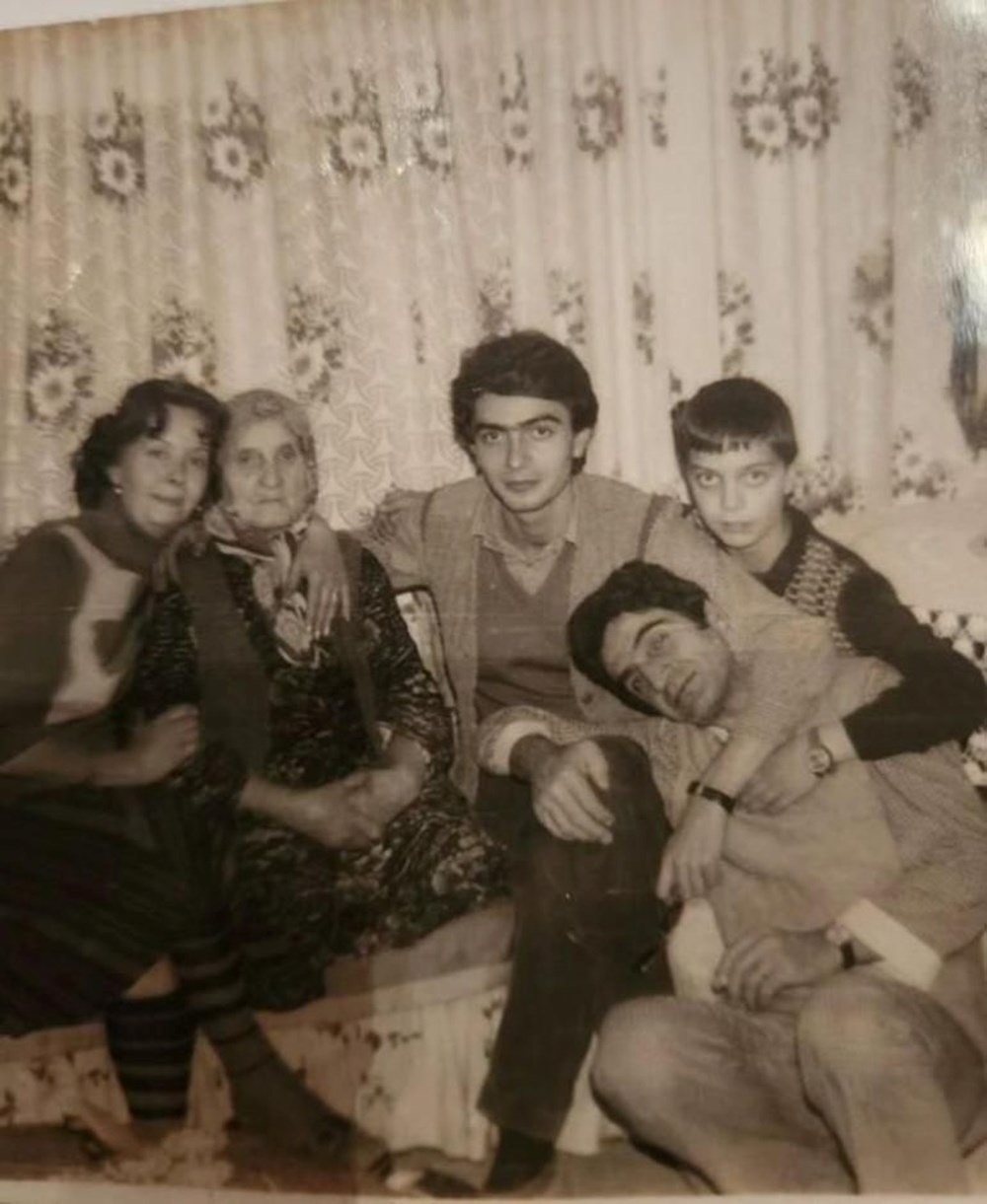 Ünlü isim geçmişe götürdü: "Oyuncu olacağını nasıl anlamadın" (Ünlülerin çocukluk ve gençlik halleri) - 200