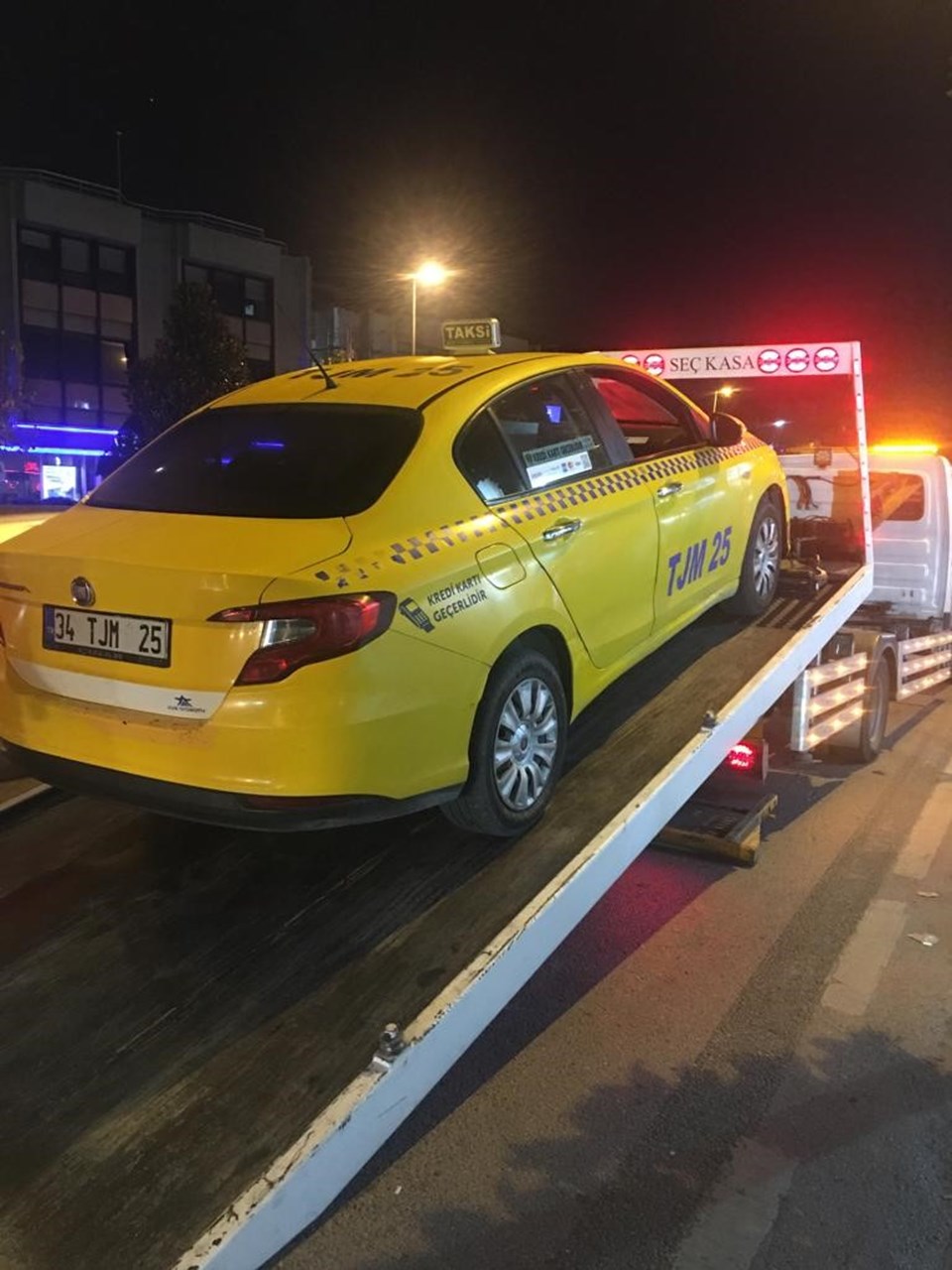 İstanbul'da yolcu seçen taksi sürücülerine ceza yağdı - 1