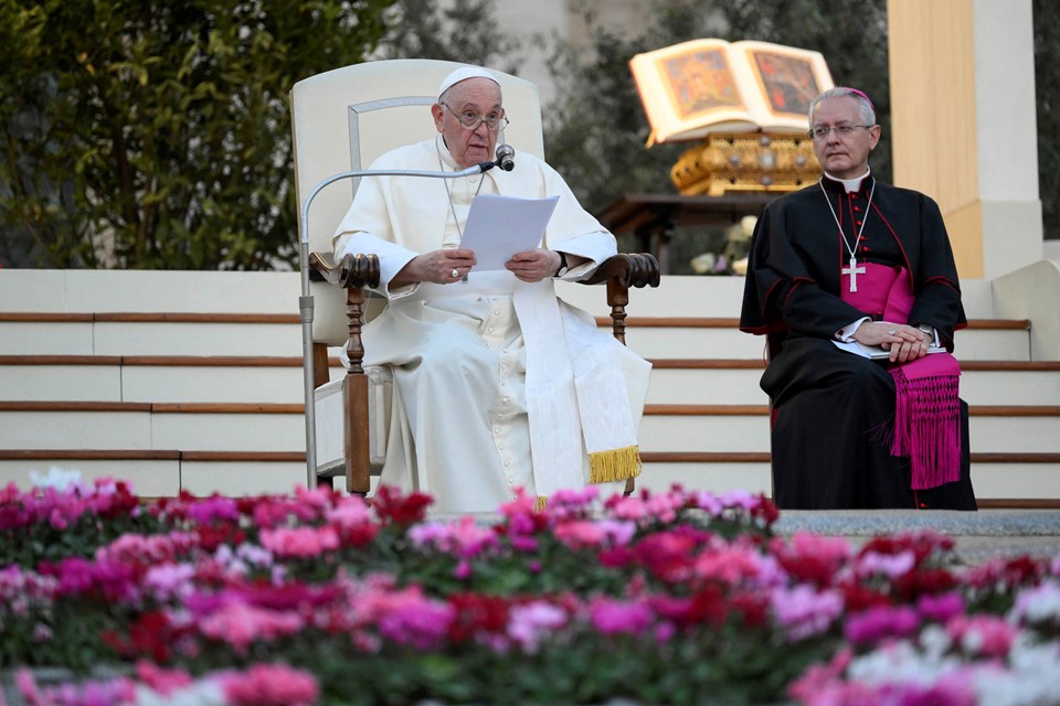 Papa: Katolik Kilisesi eşçinsel çiftleri kutsayabilir - 2