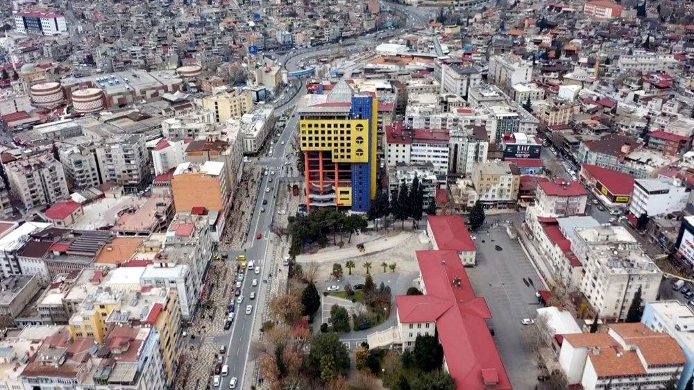 Dünyanın en saçma binasının enkazı da dert oldu - 4