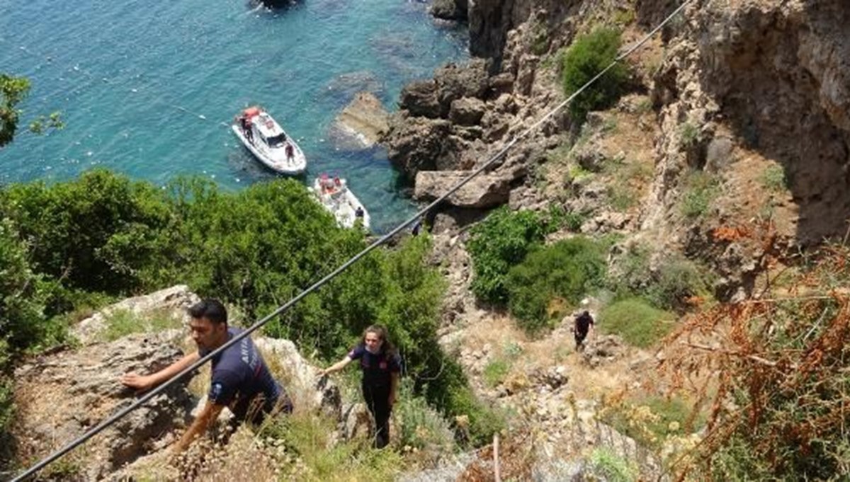 Falezlerde erkek cesedi bulundu