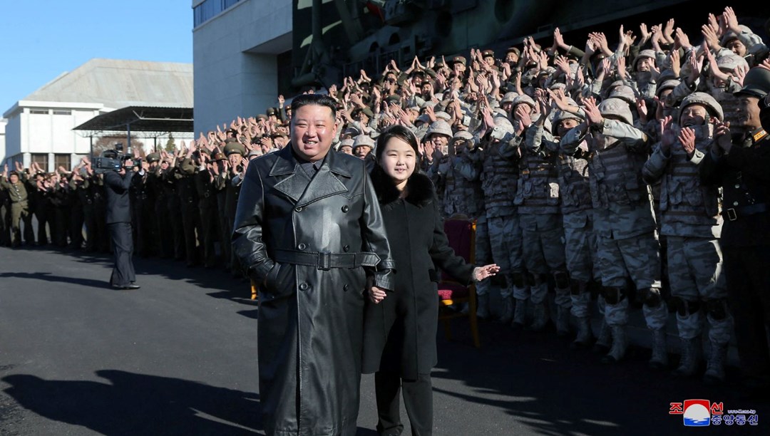 Neue Fotos von Nordkoreas Machthaber Kim Jong-un mit seiner Tochter