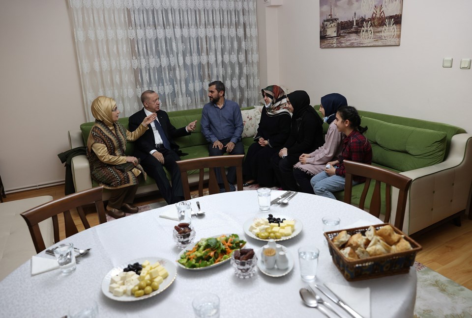 Cumhurbaşkanı Erdoğan, iftarını Kılıçaslan ailesiyle birlikte açtı - 1